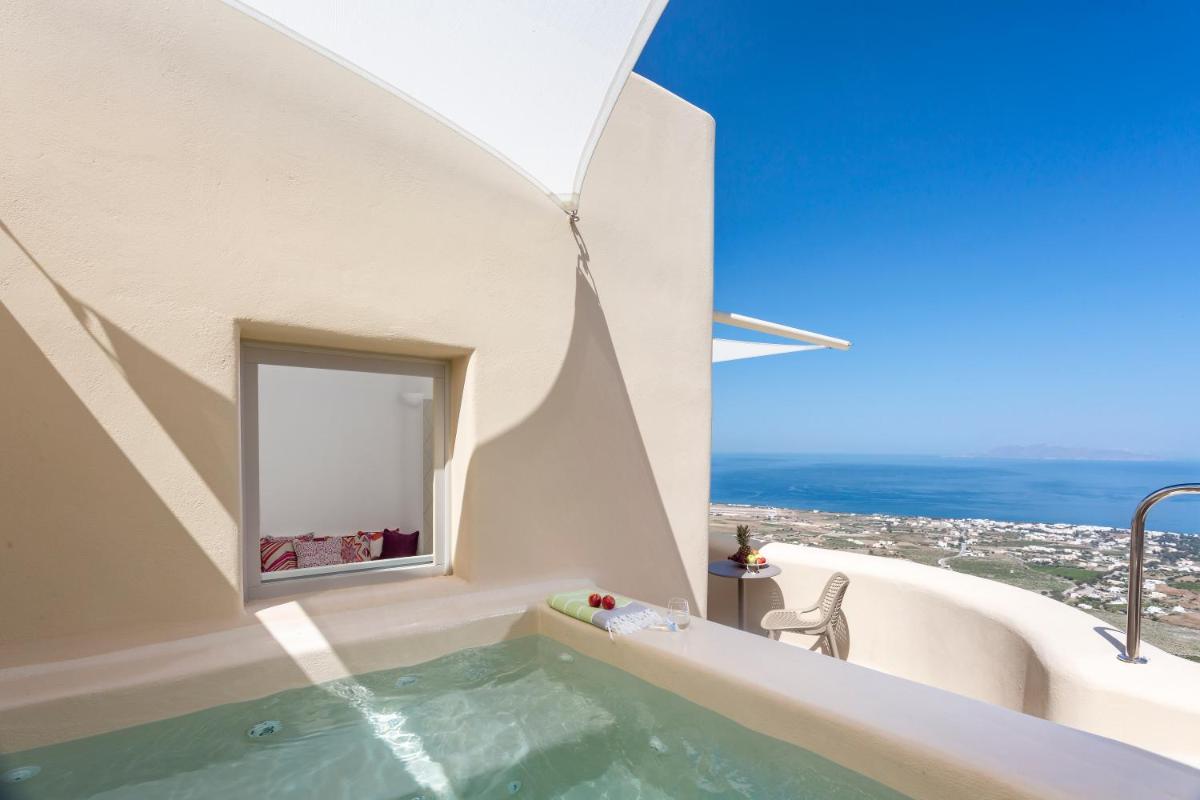 Skyfall Suites - Adults Only
