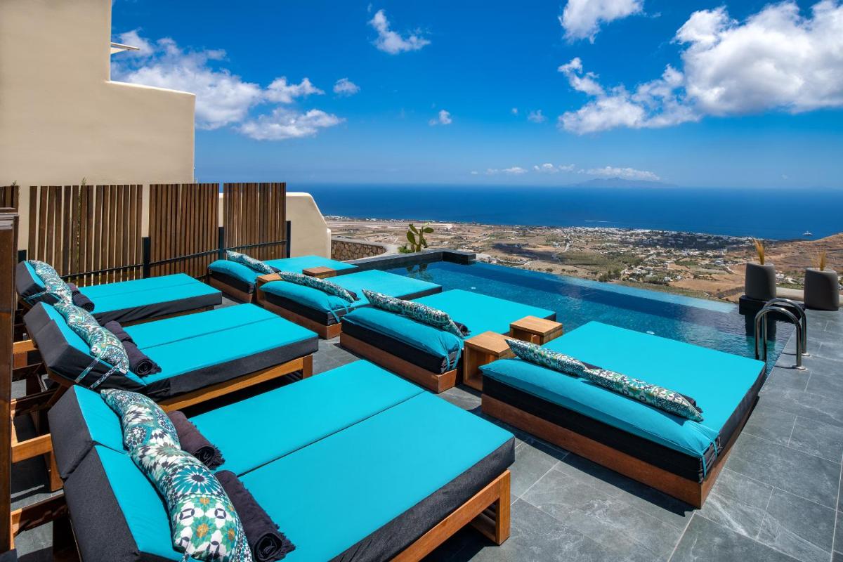 Skyfall Suites - Adults Only