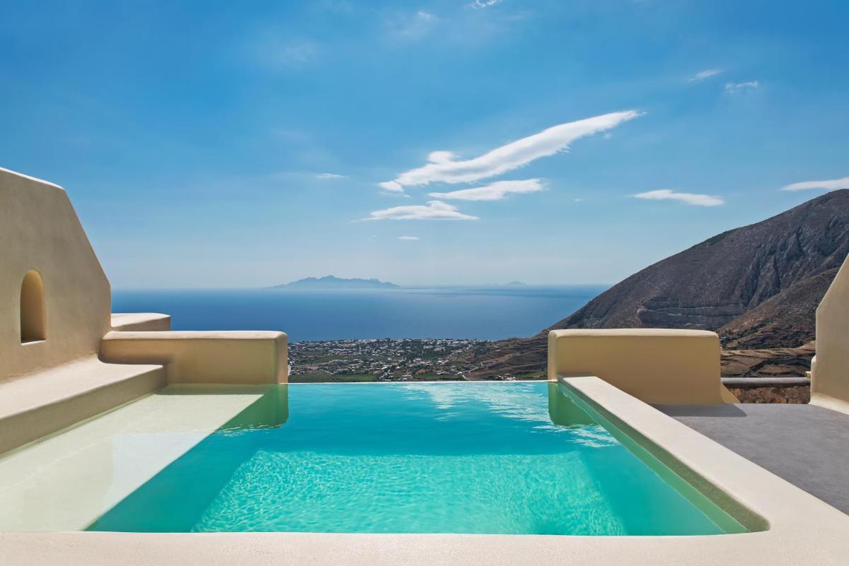 Skyfall Suites - Adults Only