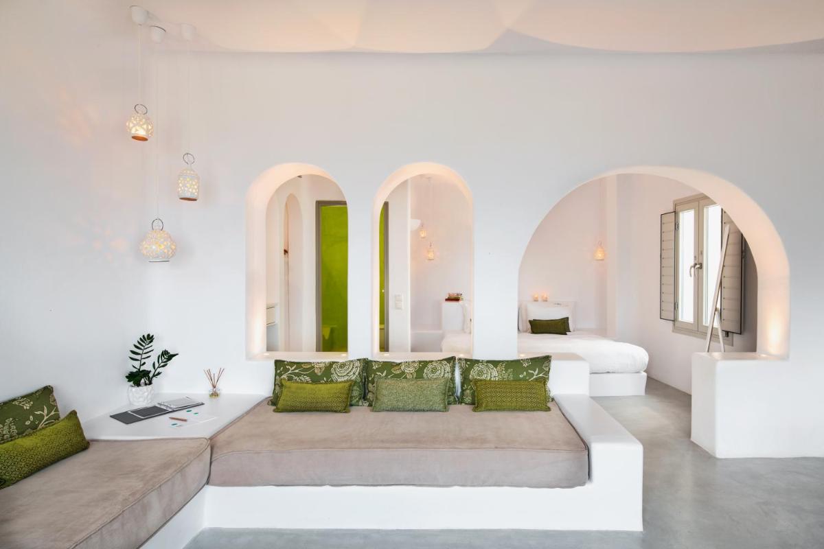 Skyfall Suites - Adults Only