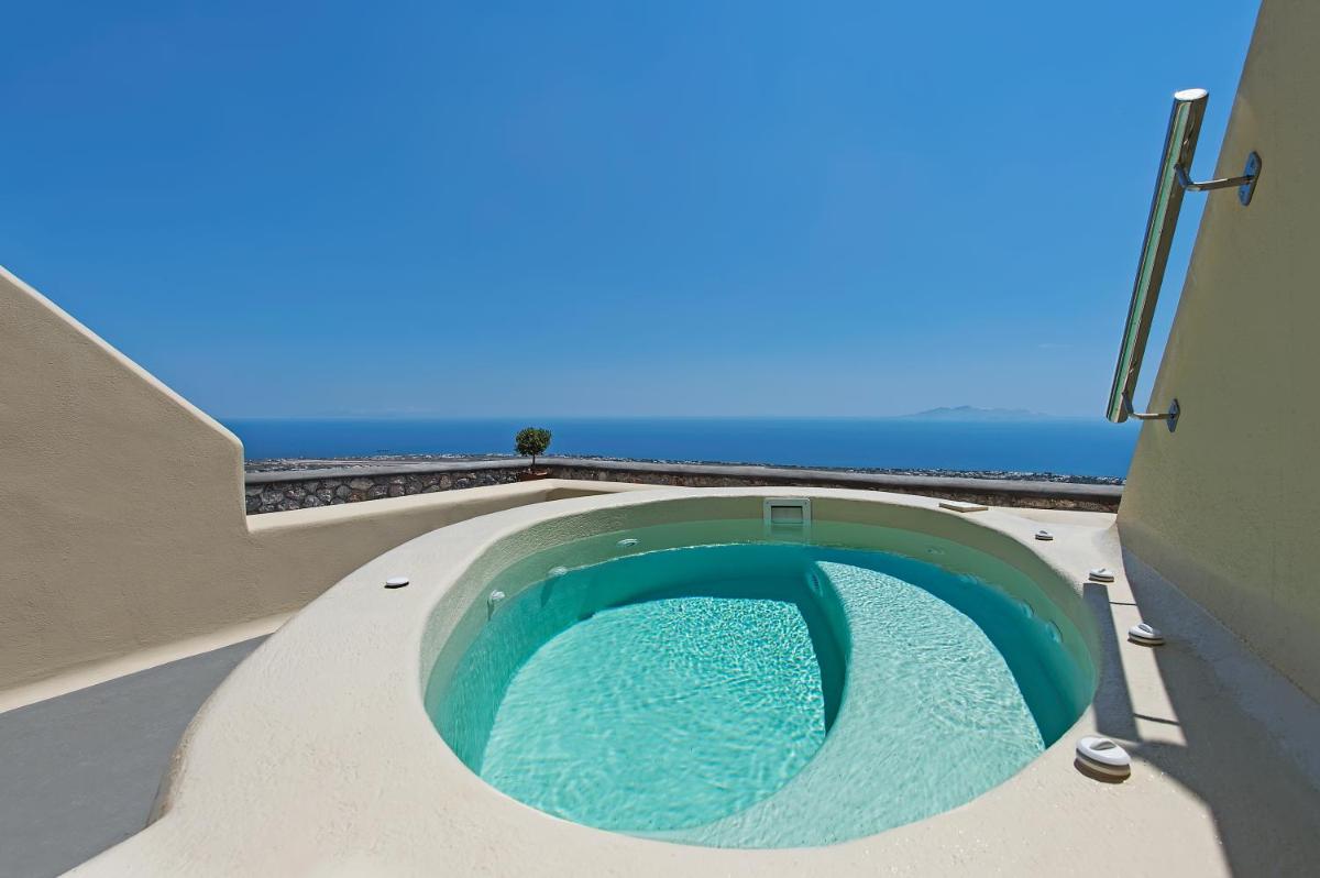 Skyfall Suites - Adults Only