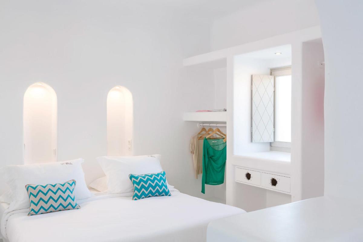 Skyfall Suites - Adults Only