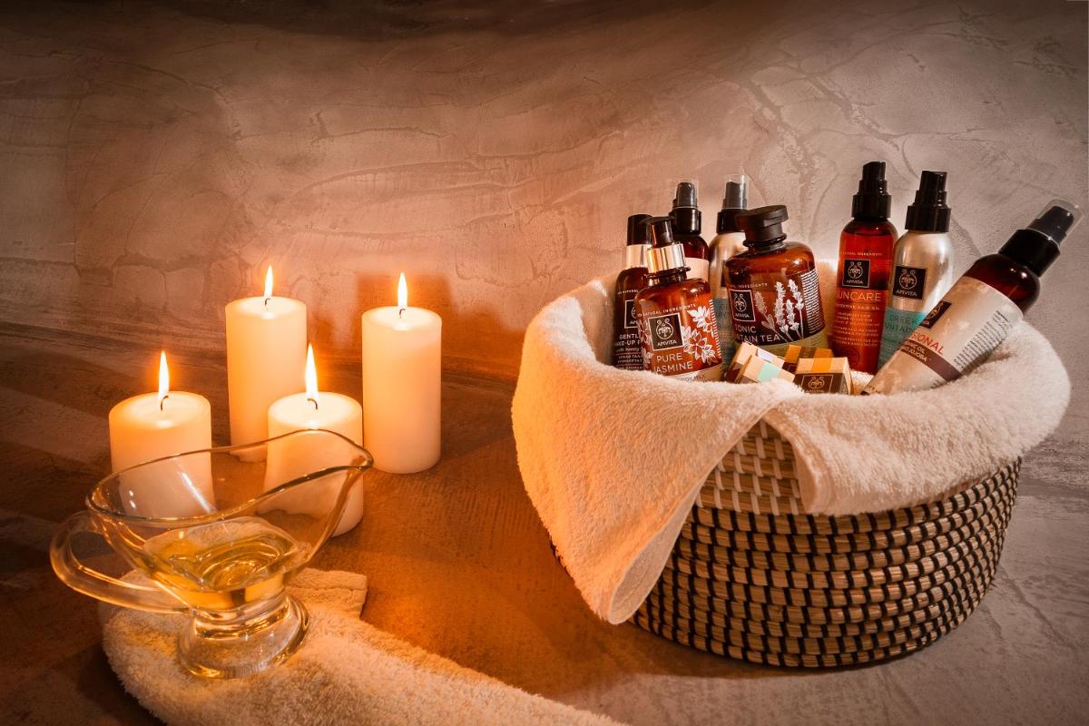Skyfall Suites - Adults Only
