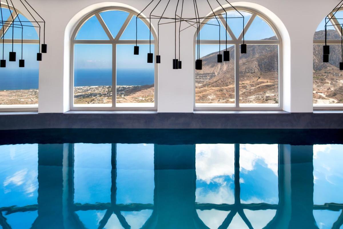 Skyfall Suites - Adults Only
