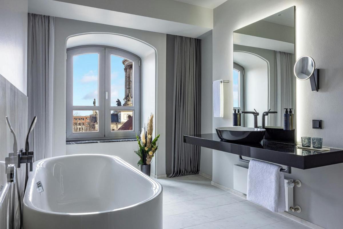 Hotel Luc, Autograph Collection