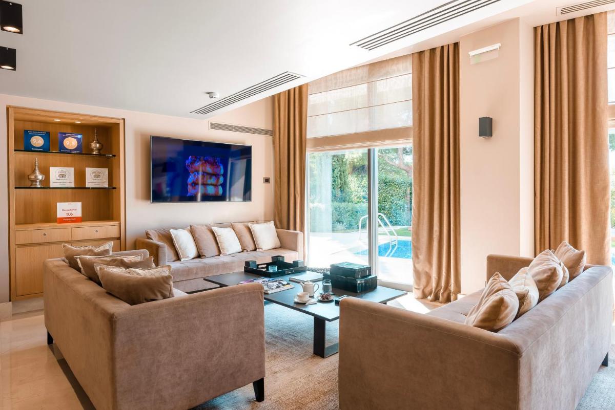 Somewhere Vouliagmeni