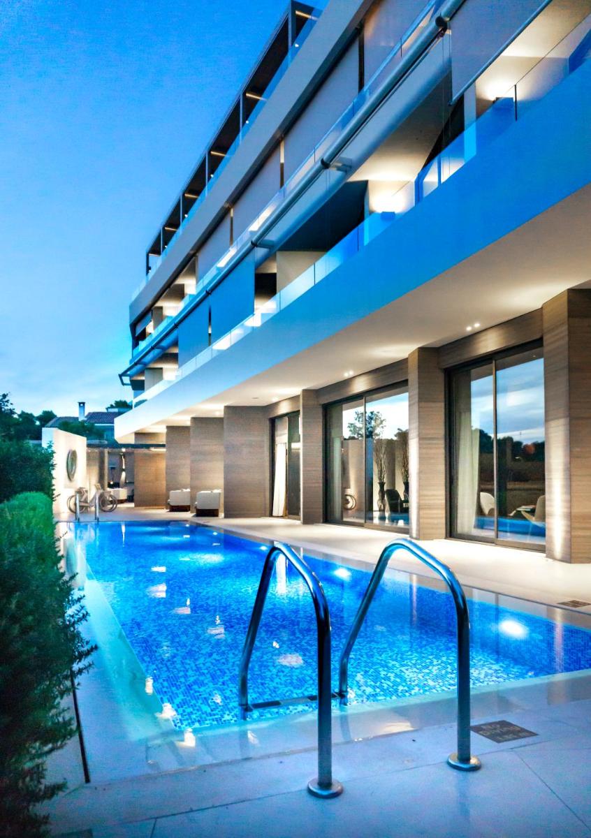 Somewhere Vouliagmeni