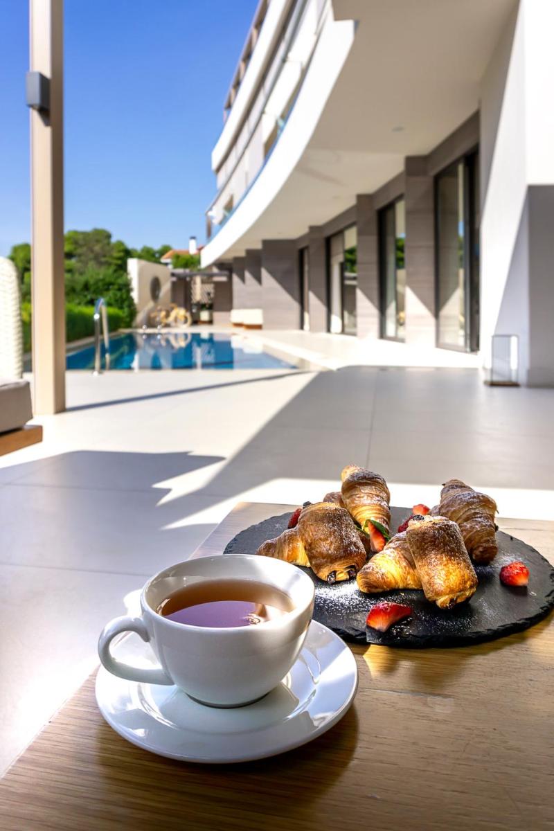 Somewhere Vouliagmeni