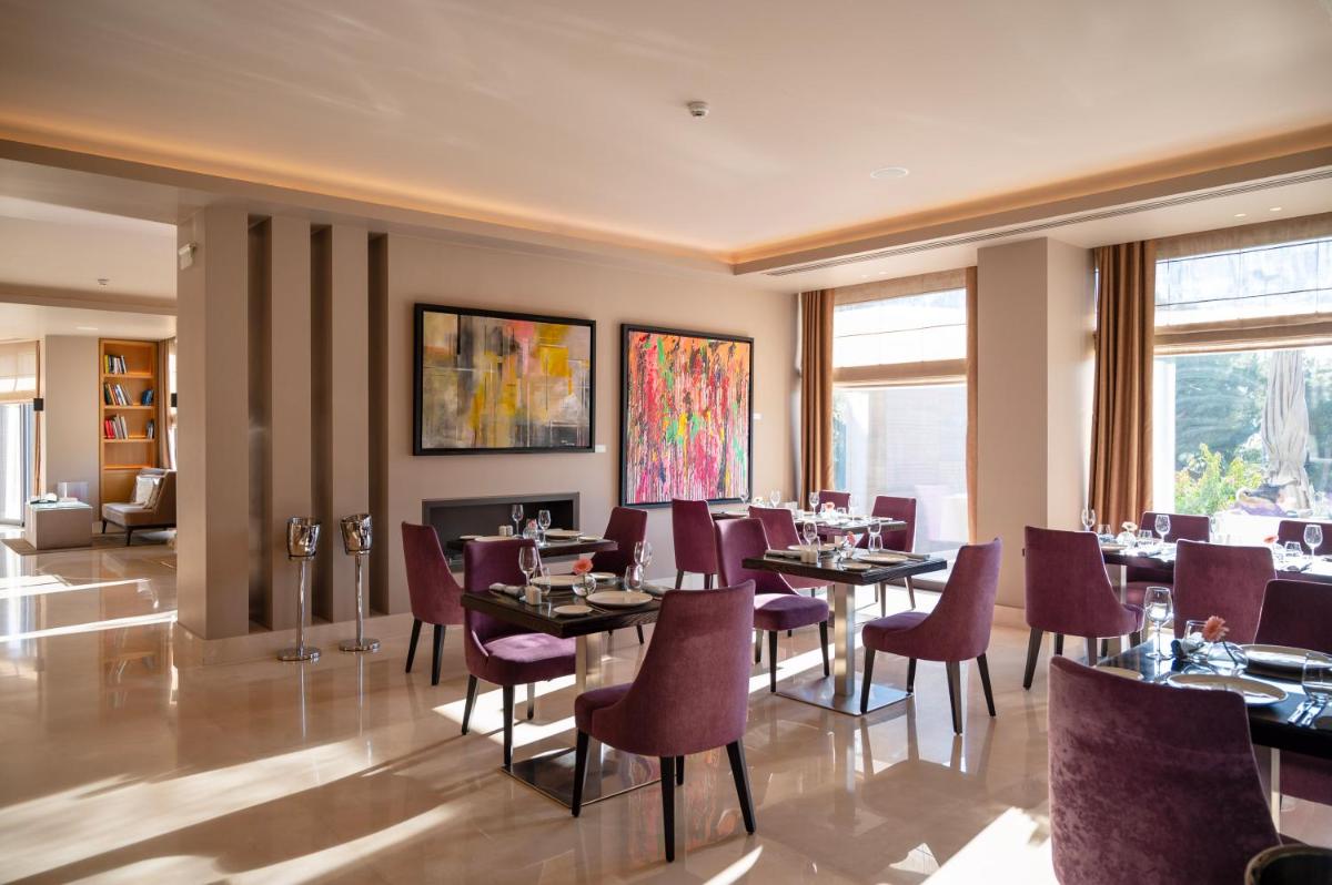 Somewhere Vouliagmeni