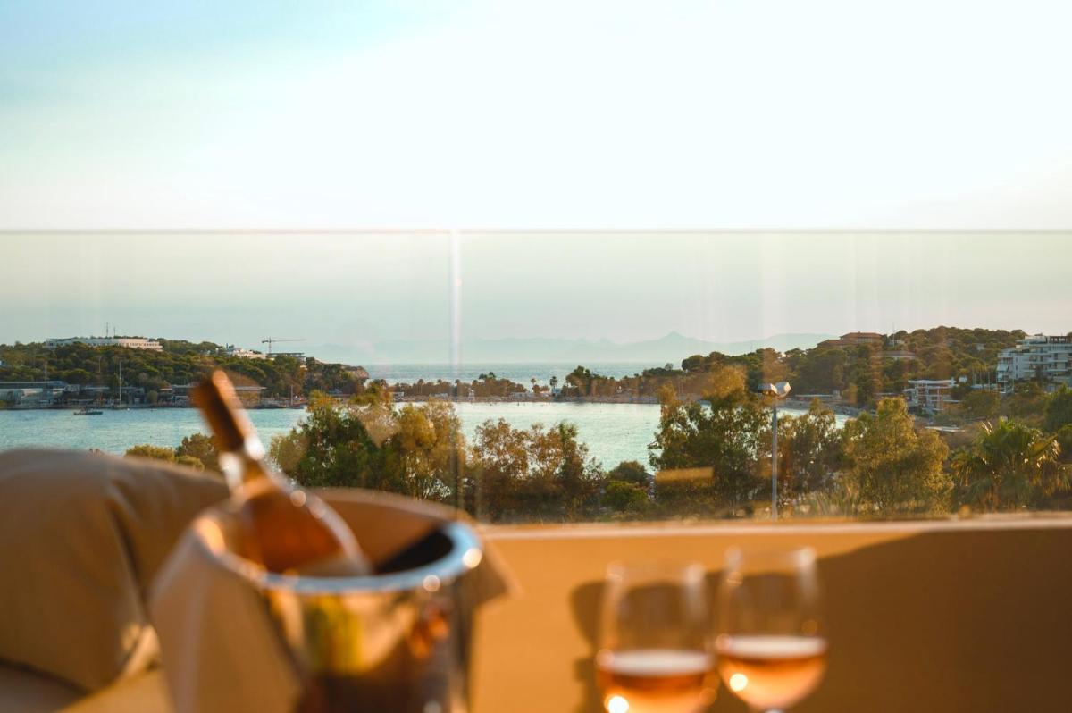 Somewhere Vouliagmeni