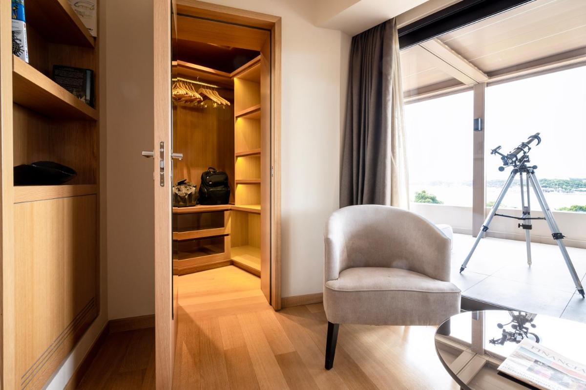 Somewhere Vouliagmeni