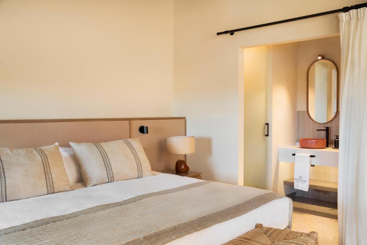 Son Sabater by Zafiro