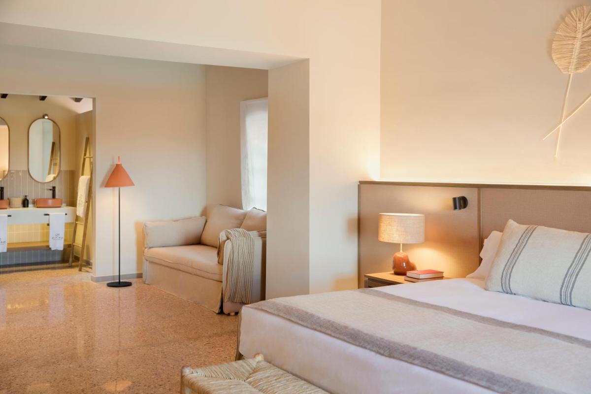 Son Sabater by Zafiro