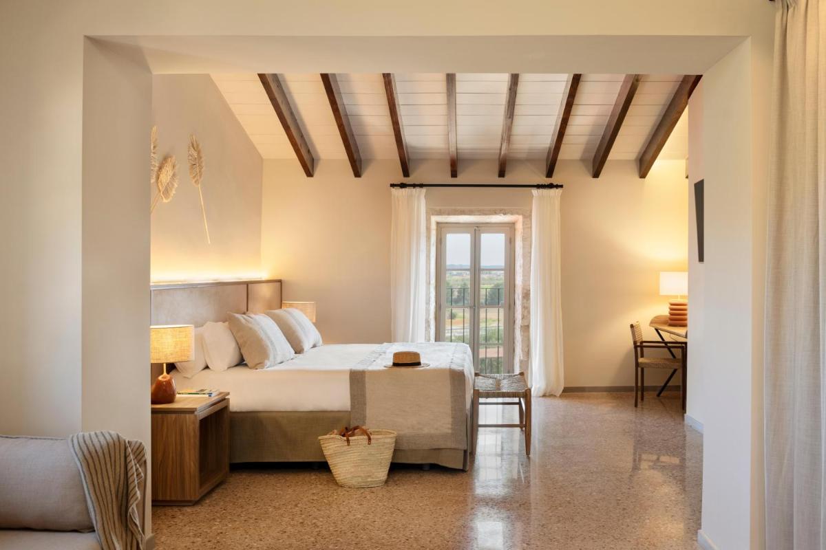 Son Sabater by Zafiro