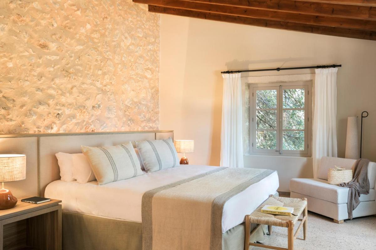 Son Sabater by Zafiro