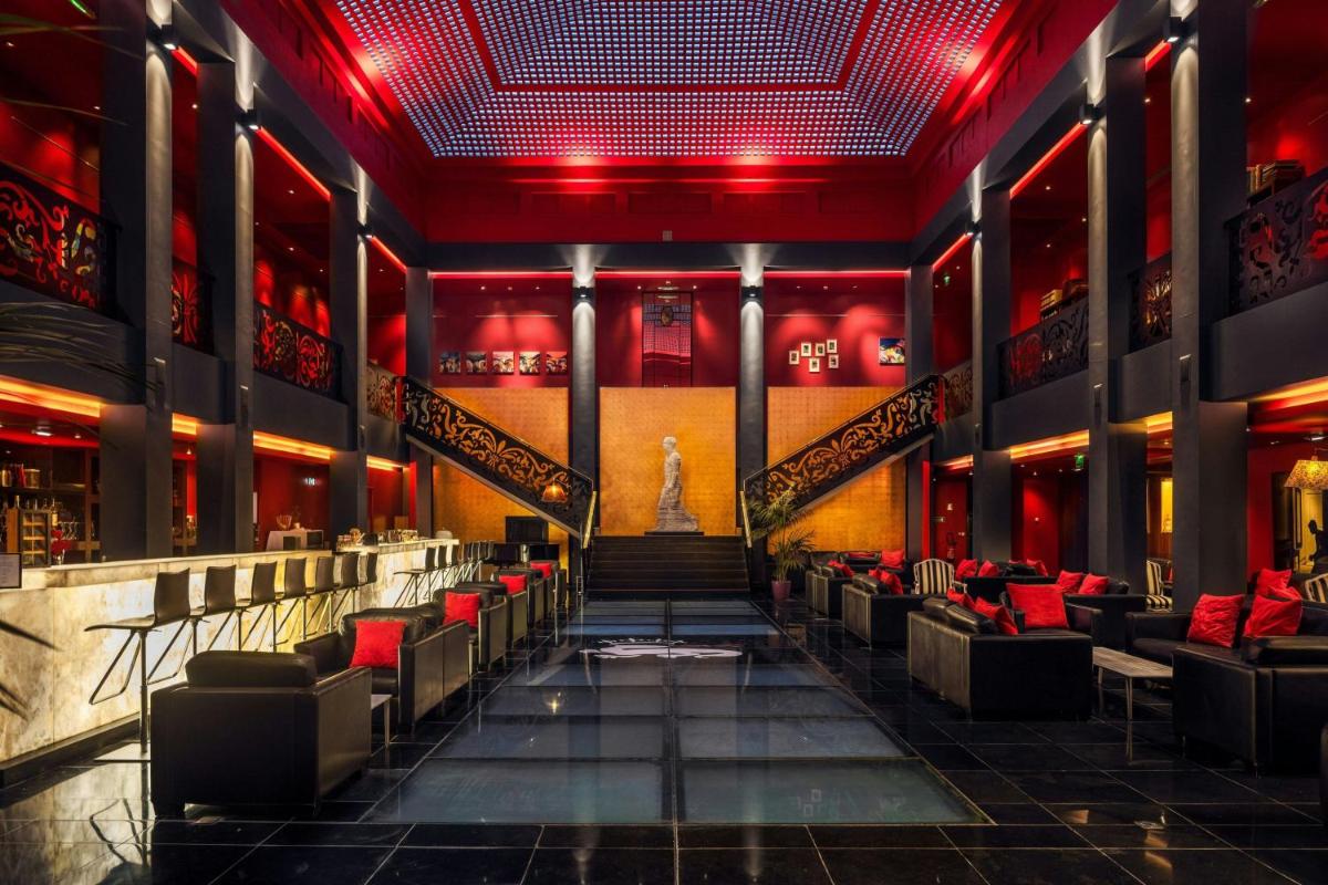 Hôtel de Bourgtheroulde, Autograph Collection