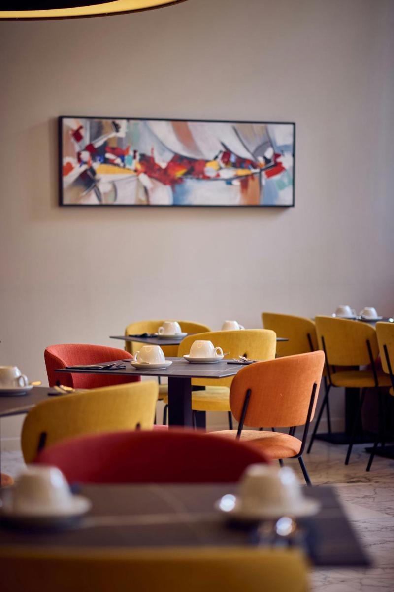 Hôtel de Bourgtheroulde, Autograph Collection