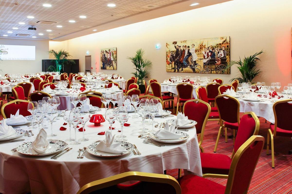 Hôtel de Bourgtheroulde, Autograph Collection