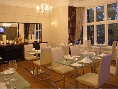 Space Boutique B&B - with Free private car park