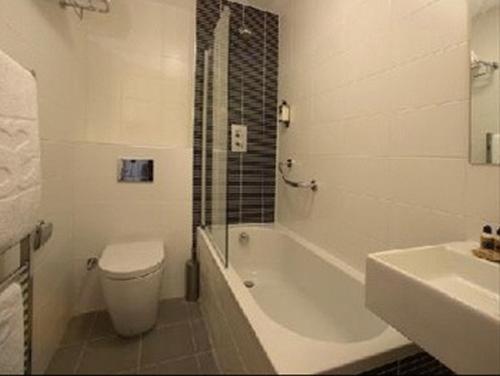 Space Boutique B&B - with Free private car park