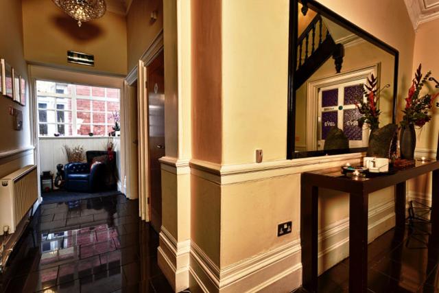 Space Boutique B&B - with Free private car park