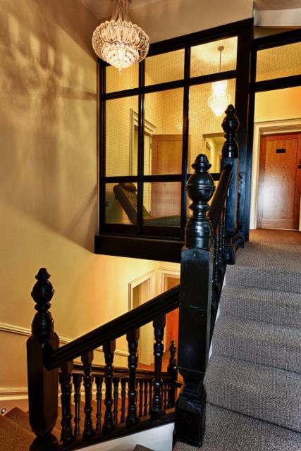 Space Boutique B&B - with Free private car park