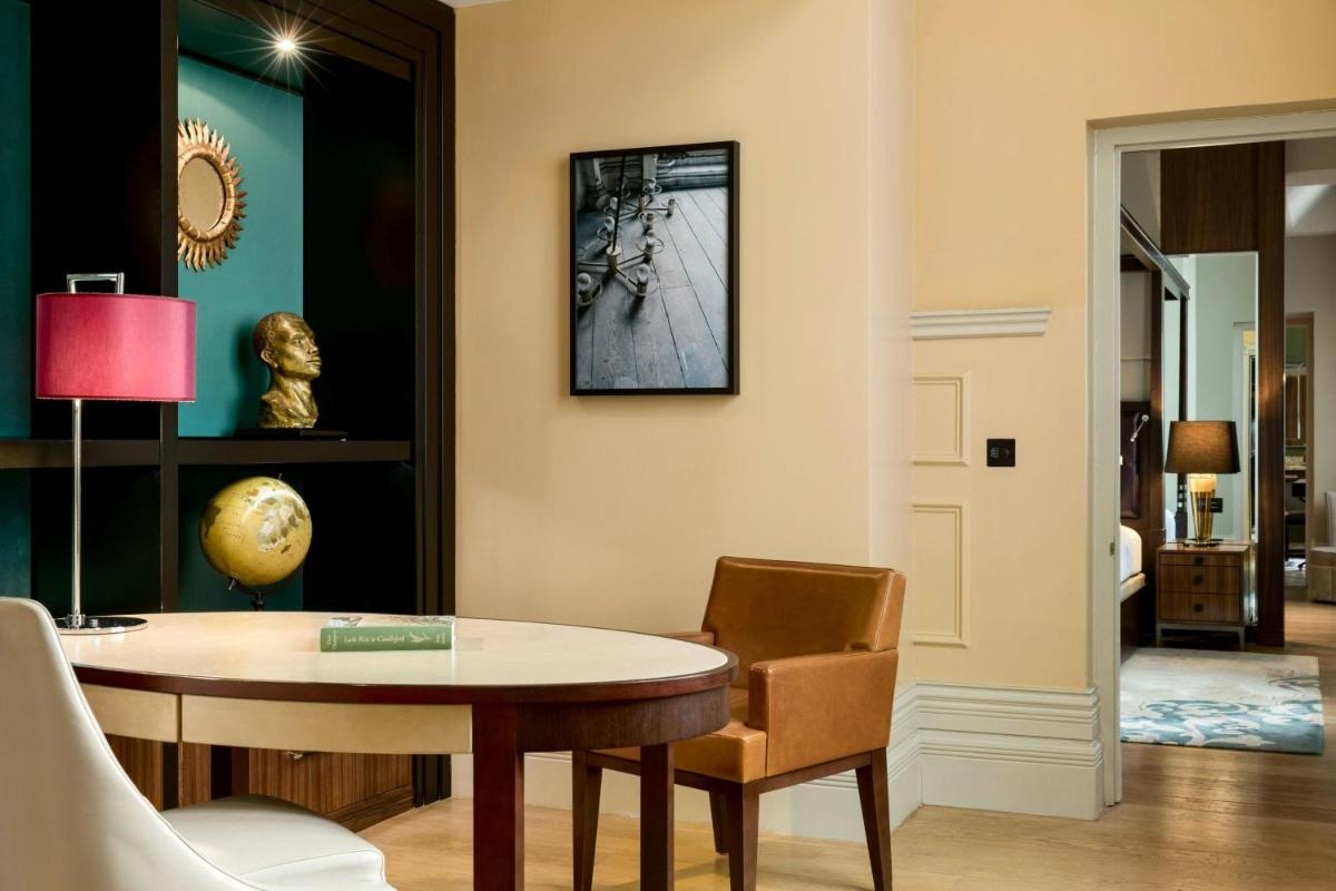 St Pancras London, Autograph Collection