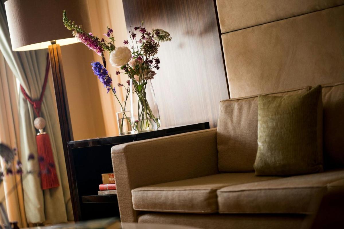 St Pancras London, Autograph Collection