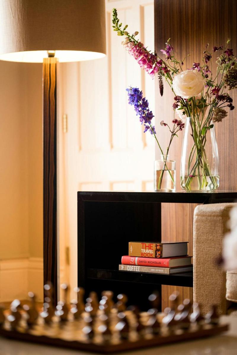 St Pancras London, Autograph Collection