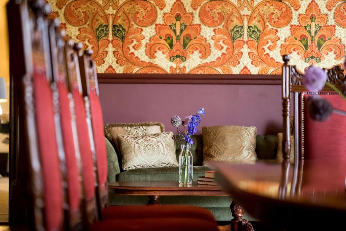 St Pancras London, Autograph Collection