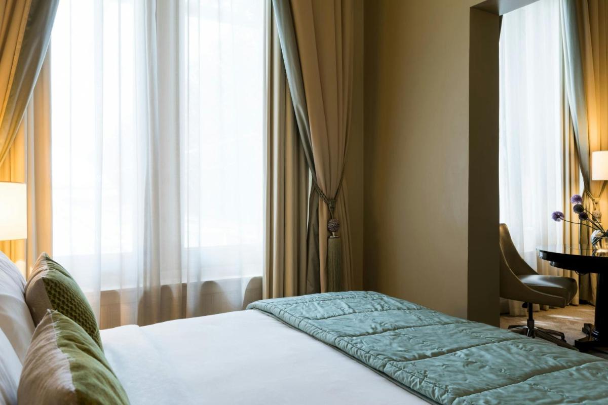 St Pancras London, Autograph Collection