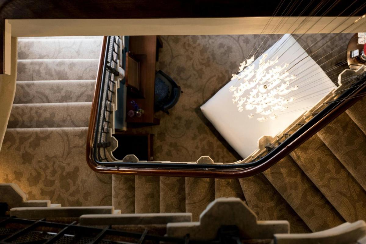 St Pancras London, Autograph Collection