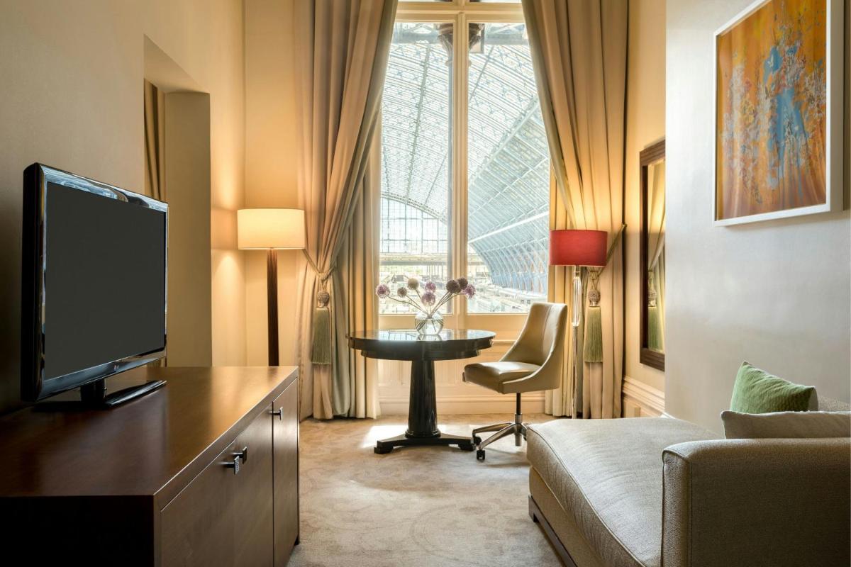 St Pancras London, Autograph Collection