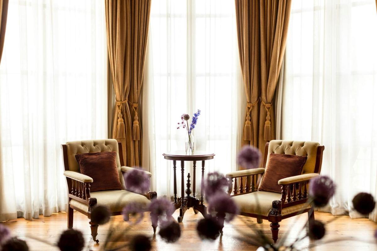 St Pancras London, Autograph Collection