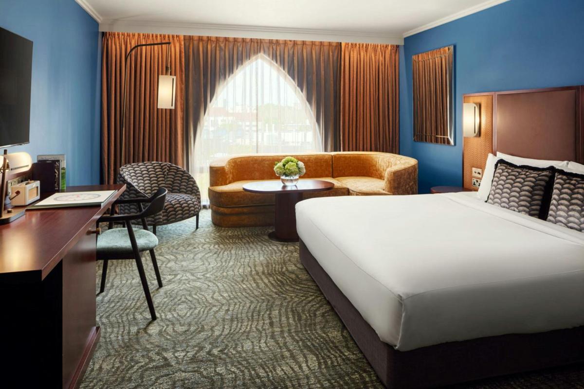 St Pancras London, Autograph Collection