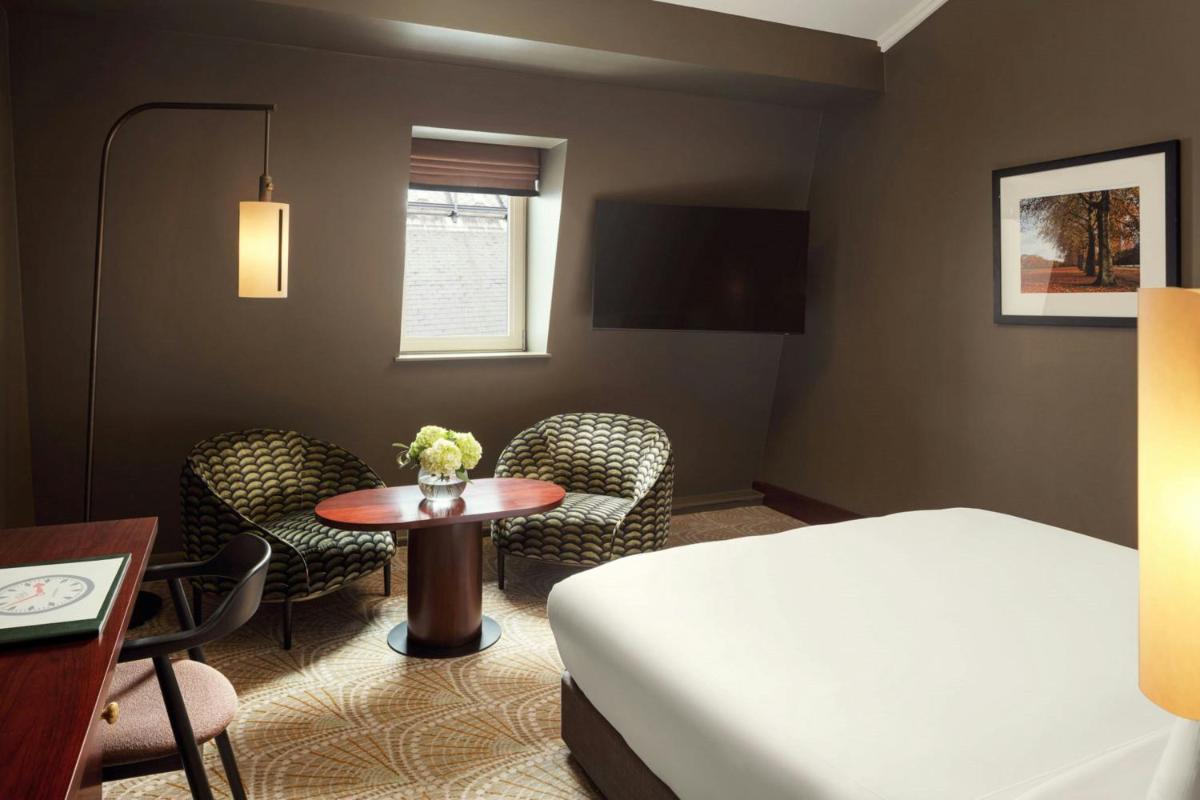 St Pancras London, Autograph Collection