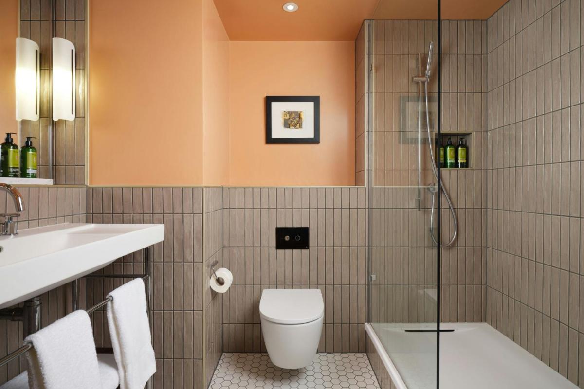 St Pancras London, Autograph Collection