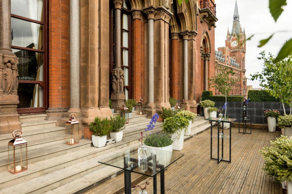 St Pancras London, Autograph Collection