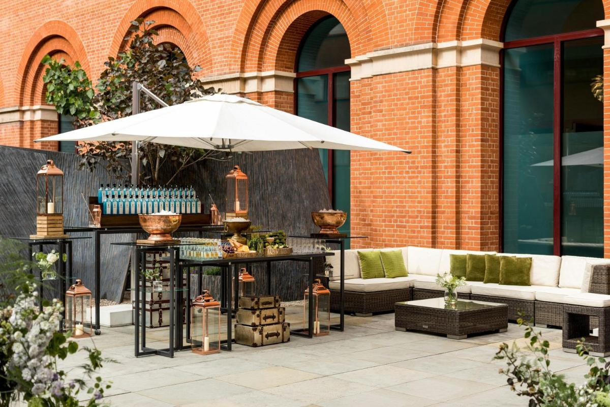 St Pancras London, Autograph Collection