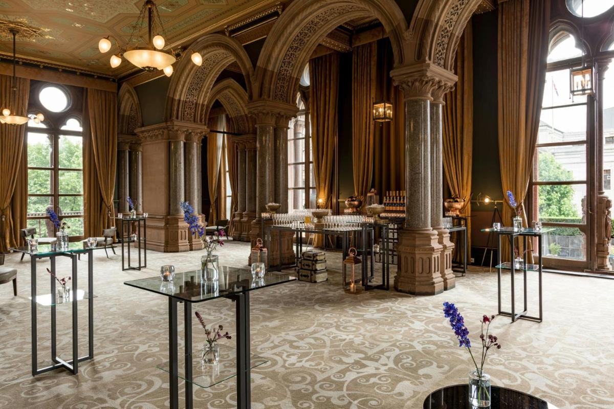 St Pancras London, Autograph Collection