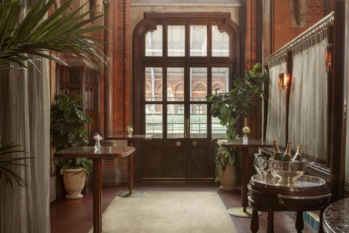 St Pancras London, Autograph Collection