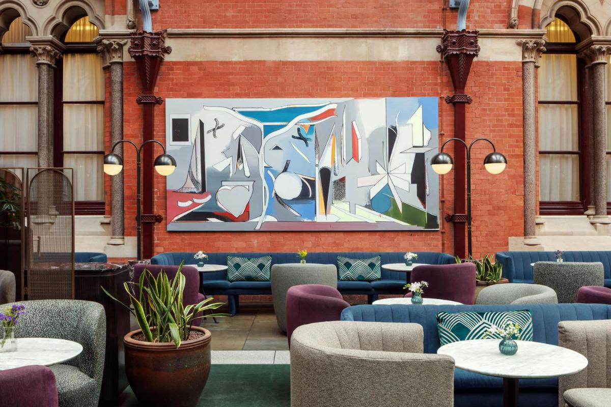 St Pancras London, Autograph Collection