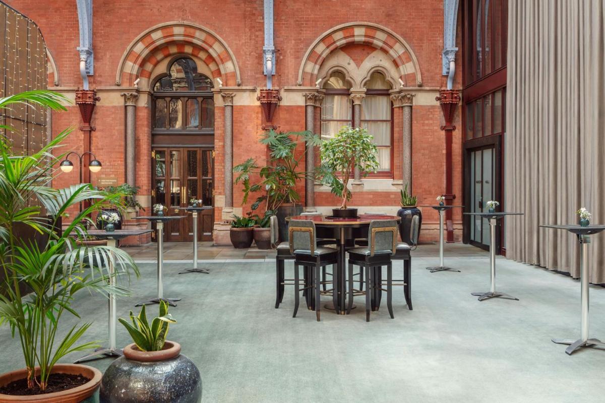 St Pancras London, Autograph Collection