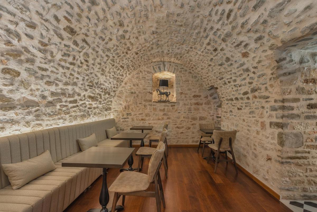 Stoes Boutique Hotel