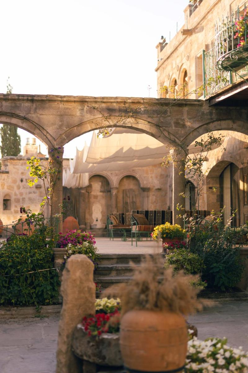 Sultan Cave Suites