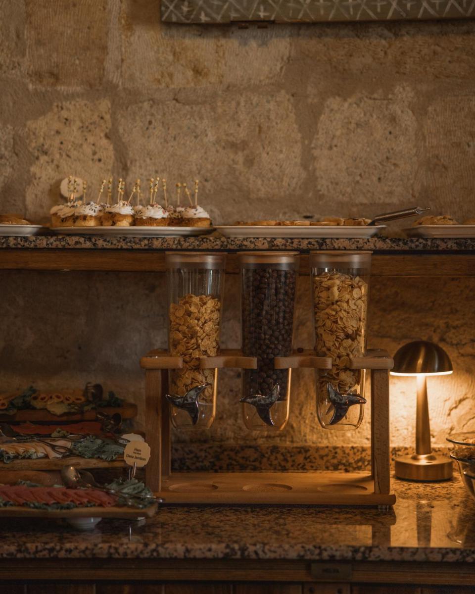 Sultan Cave Suites