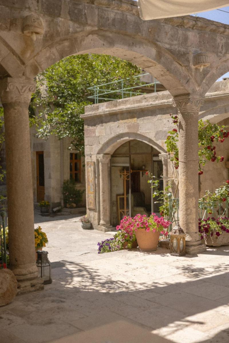 Sultan Cave Suites