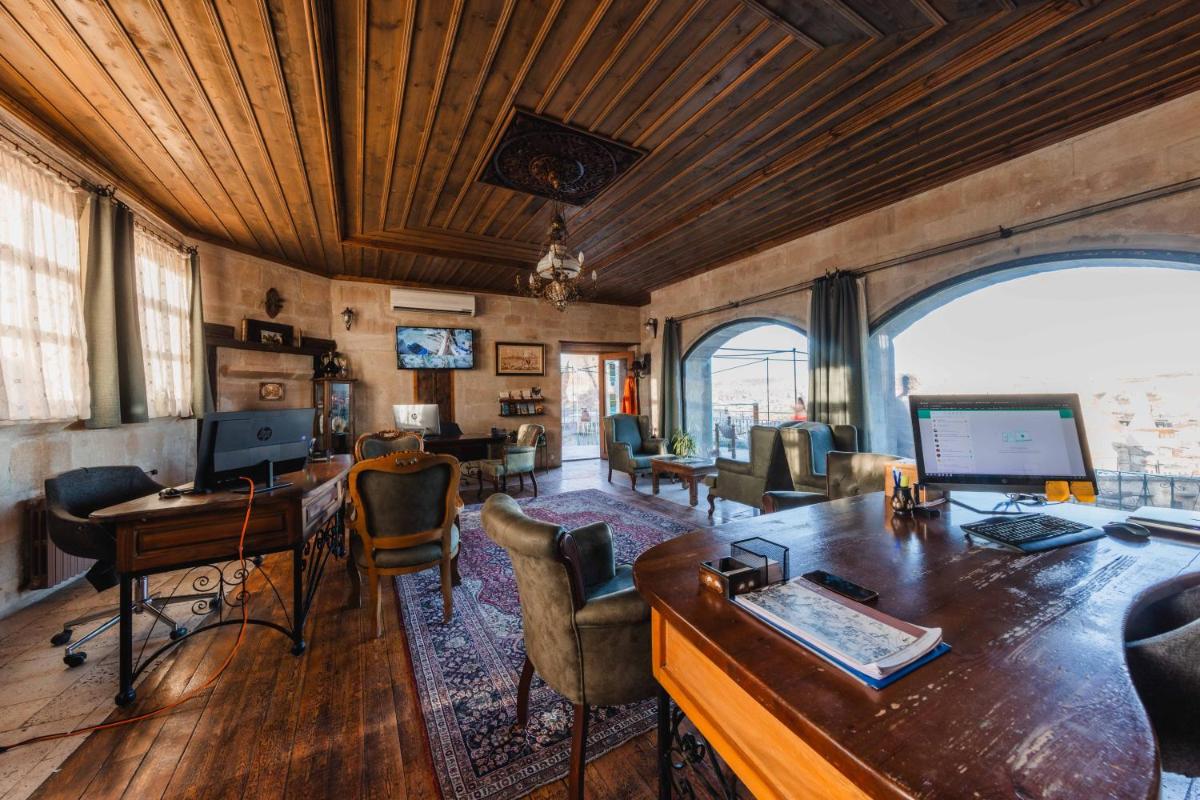 Sultan Cave Suites
