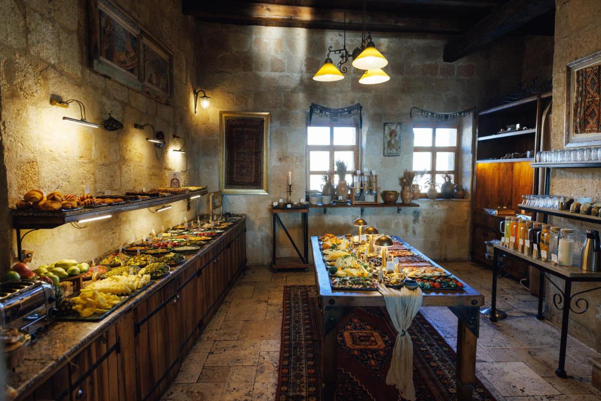 Sultan Cave Suites