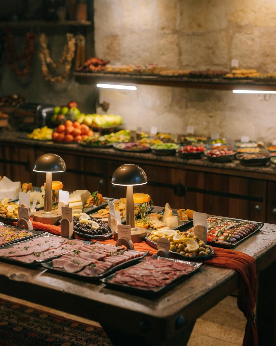 Sultan Cave Suites